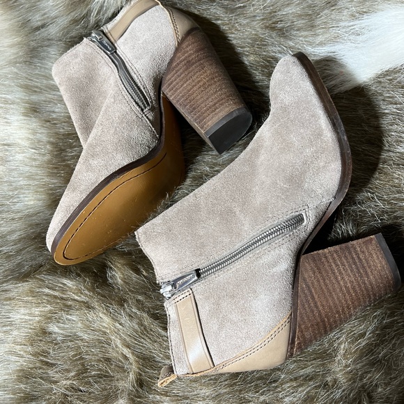 COACH HEWES Suede Chelsea Boots women’s 5 A6843 Zip Up Block Heel - Picture 5 of 11